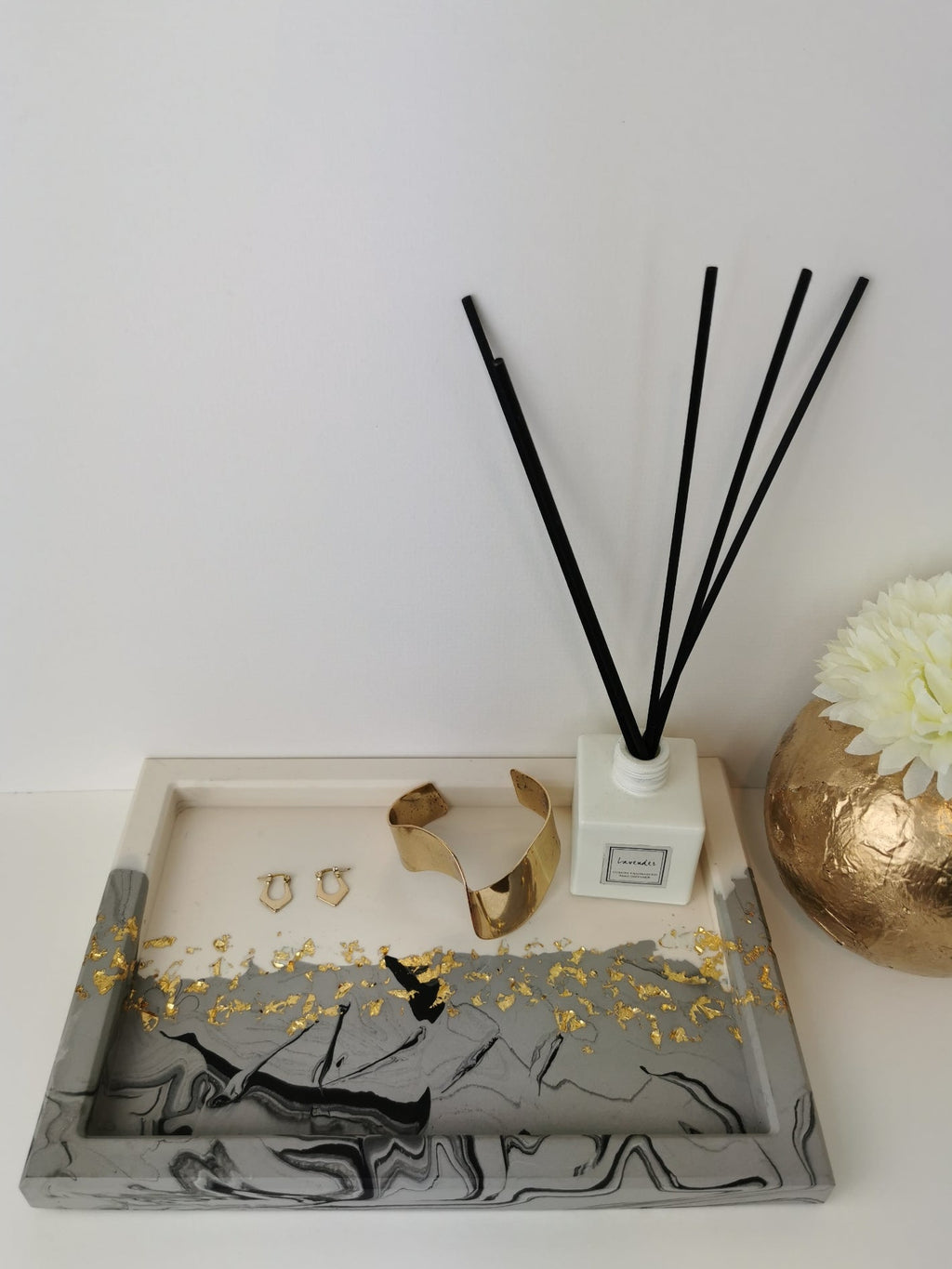 Luxury Gift Set — Large Marble Tray & Geometric Jar (Gold Leaf)