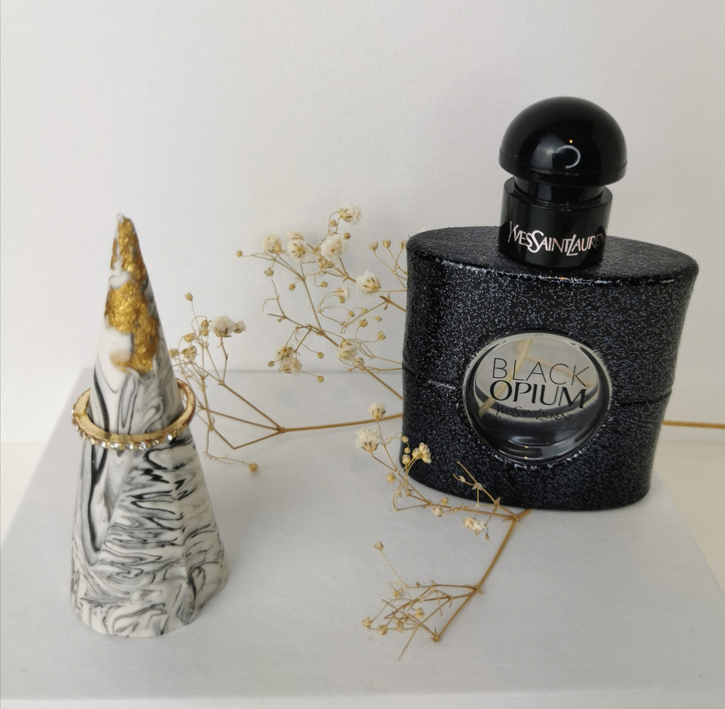 Cone-Shaped Ring Holder — Black Marble & Gold Leaf