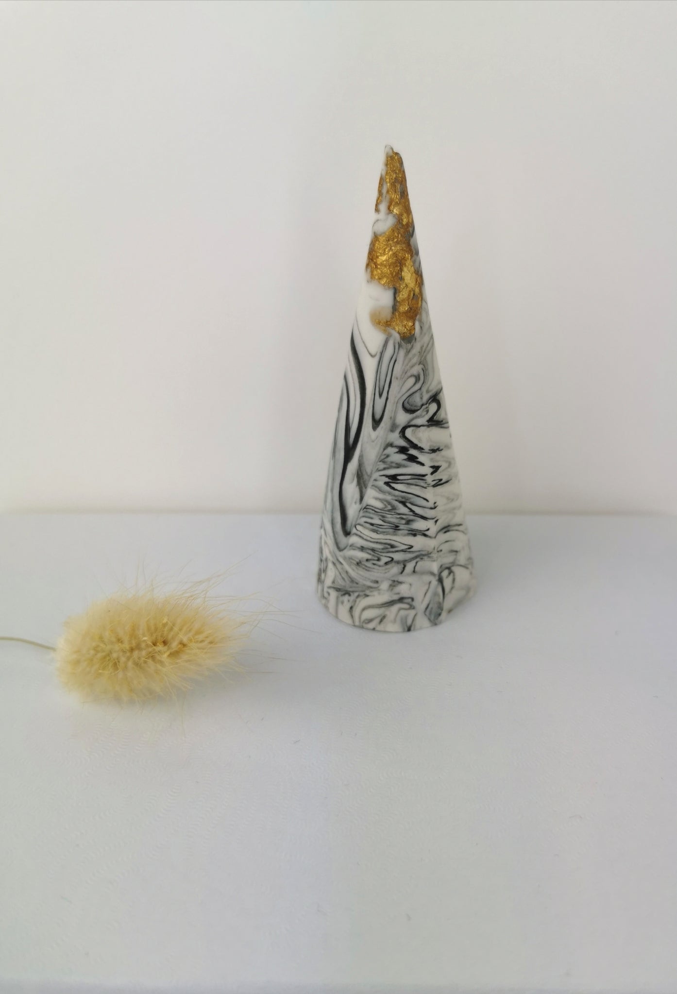 Cone-Shaped Ring Holder — Black Marble & Gold Leaf