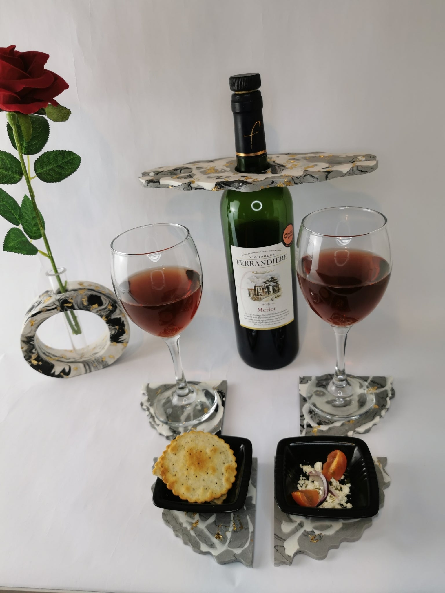 Wine Holder Set — Wine Holder & Triangle Coasters (Marble & Gold)