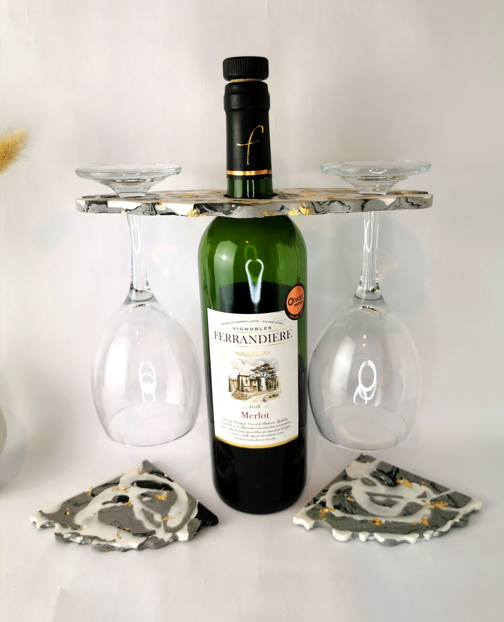 Wine Holder Set — Wine Holder & Triangle Coasters (Marble & Gold)