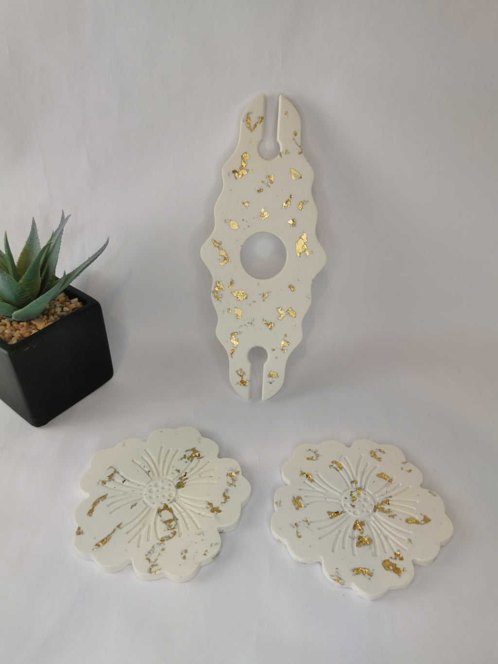 Wine Holder Set - Wine holder & Flower Coasters (Gold Leaf)