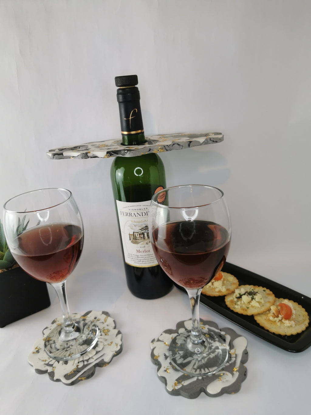 Wine Holder Set — Wine Holder & Flower Coasters ( Marble & Gold )