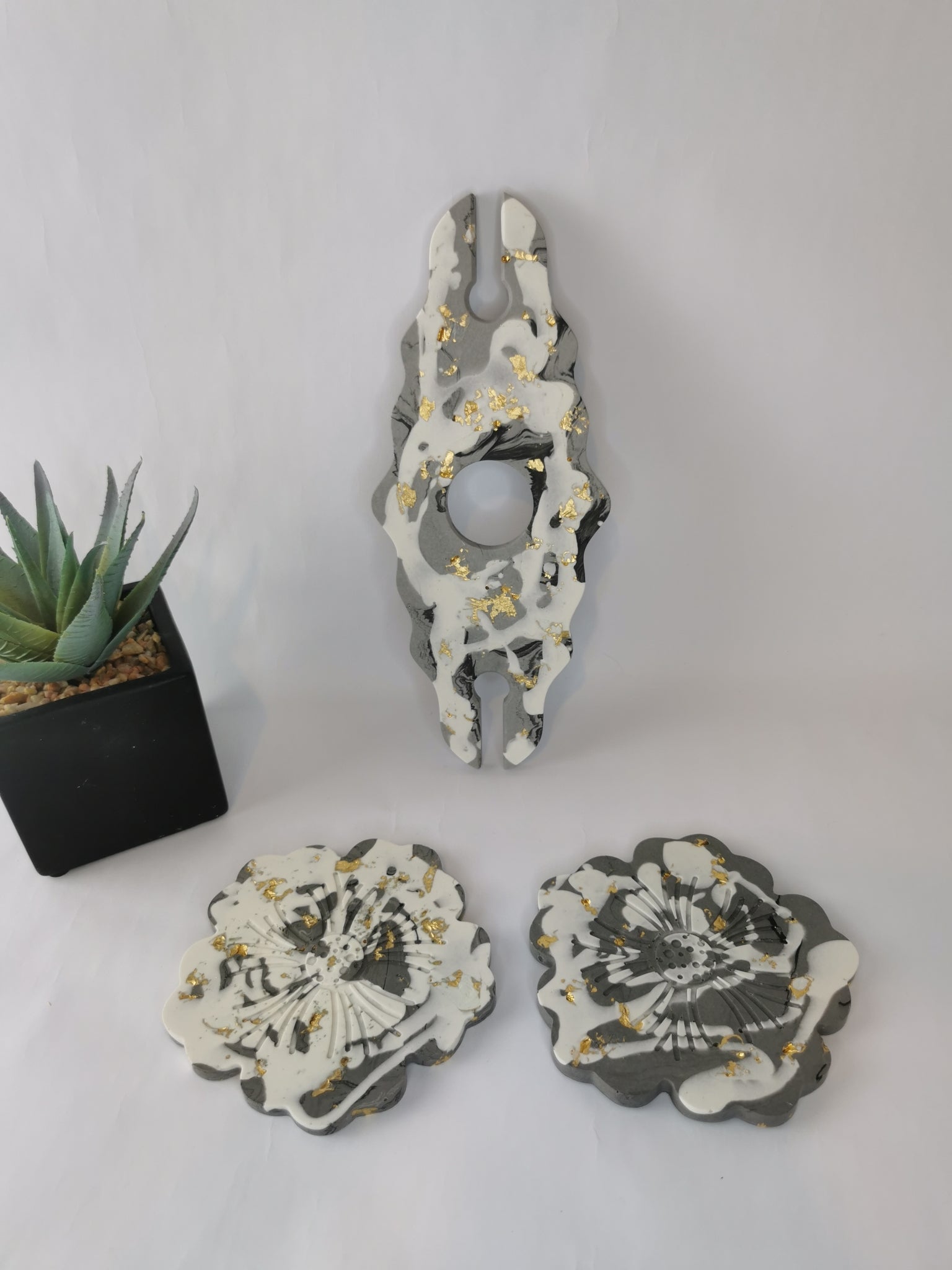 Wine Holder Set — Wine Holder & Flower Coasters ( Marble & Gold )