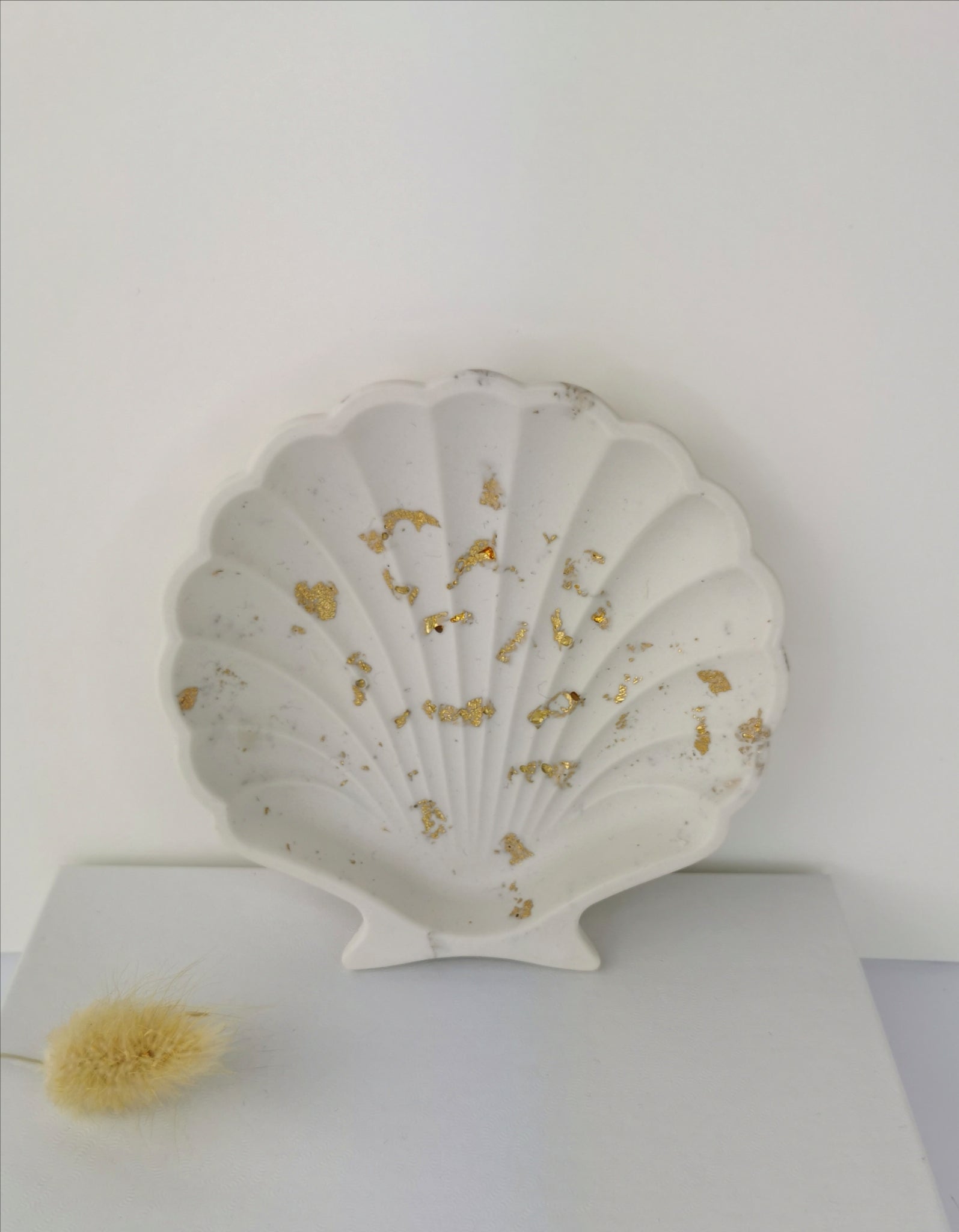 Luxury Gift Set — Large Vanity Tray, Shell Tray & Carousel Ribbed Jar (Gold Leaf)