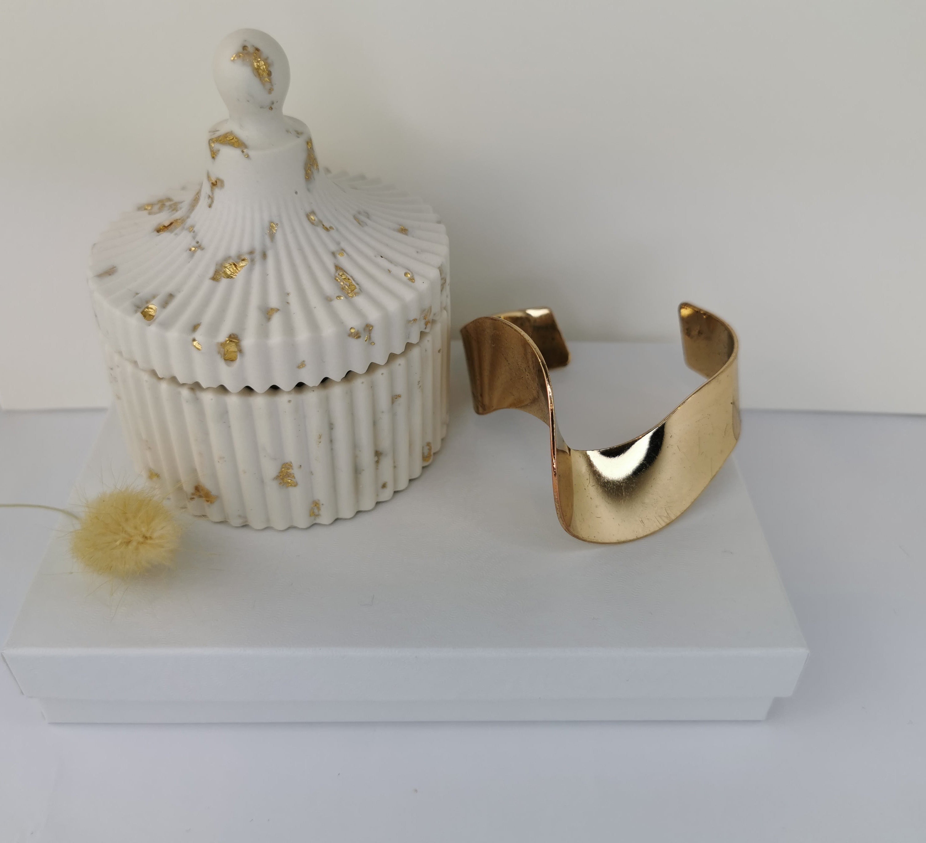 Ribbed Storage Jar & Lid - Gold Leaf
