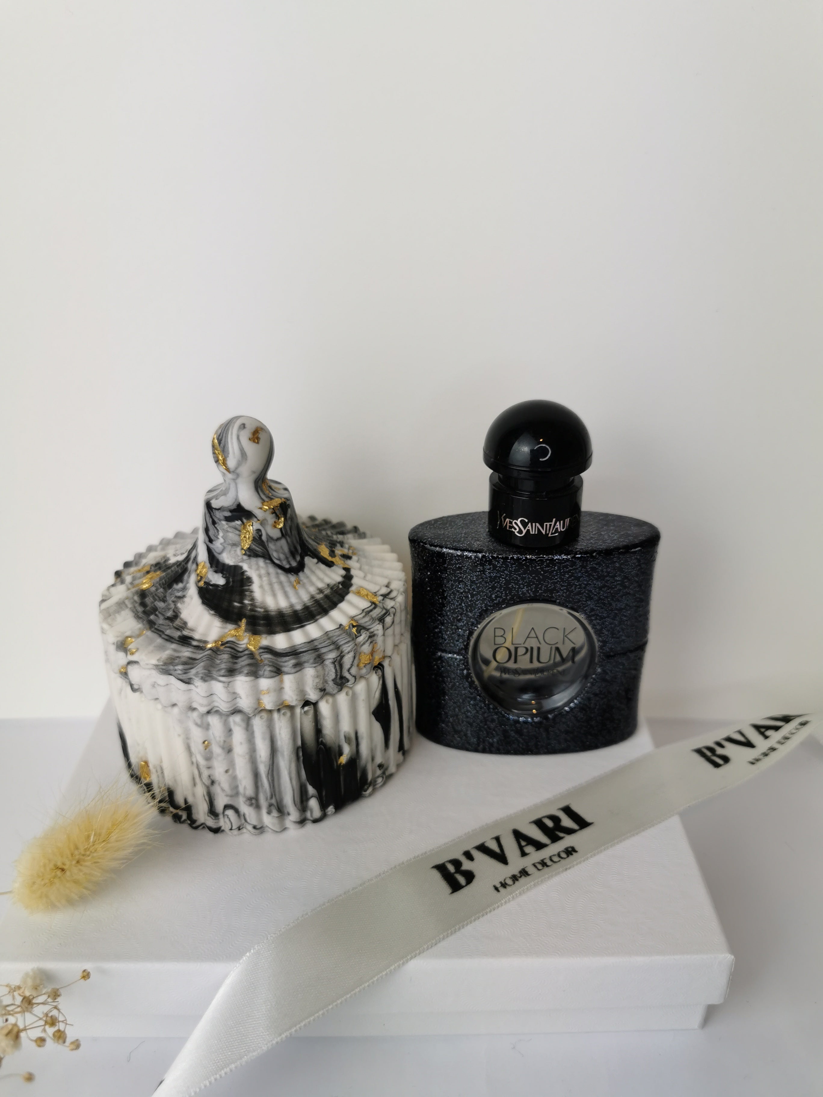 Luxury Gift Set — Ribbed Carousel Jar & Ring Holder (Marble & Gold)