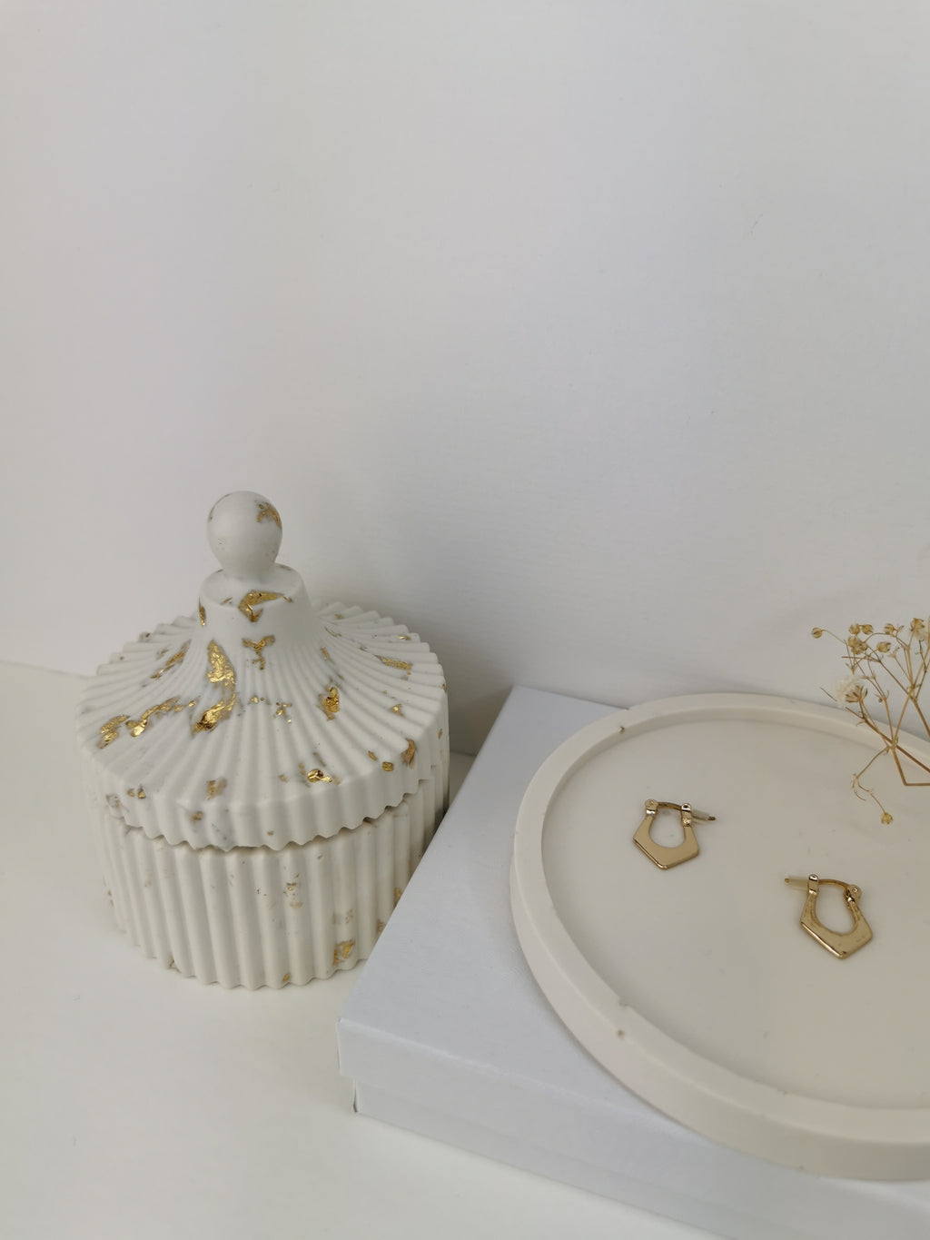 Ribbed Storage Jar & Lid - Gold Leaf