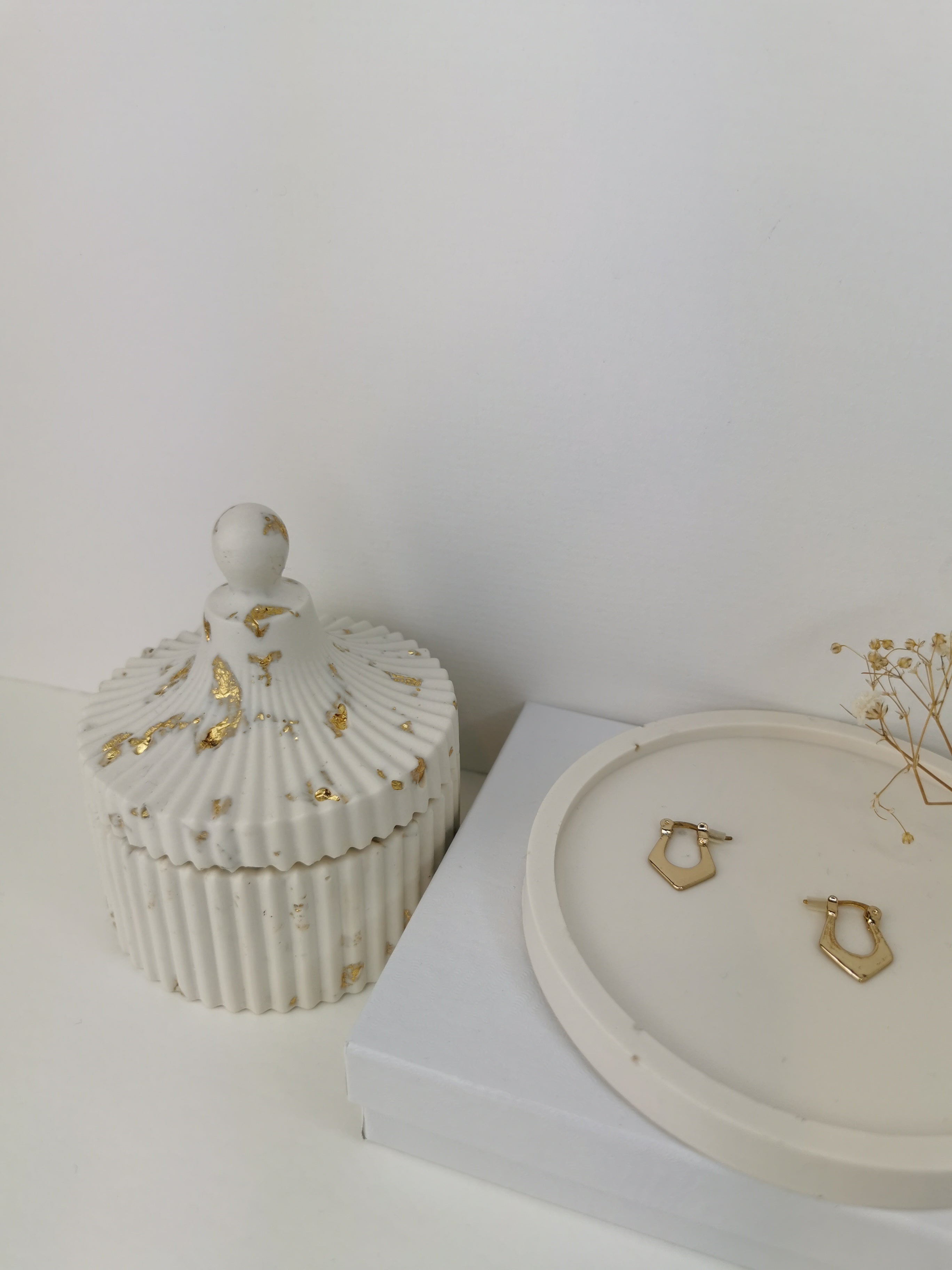 Ribbed Storage Jar & Lid - Gold Leaf