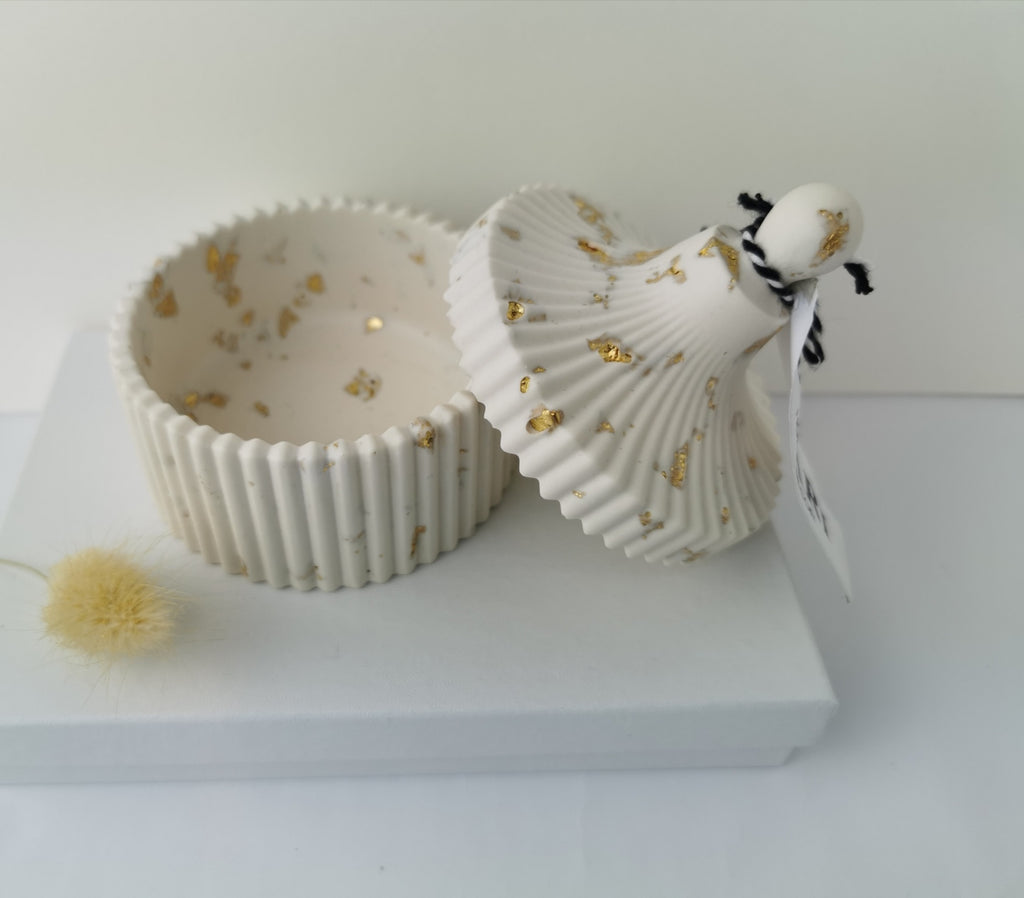 Luxury Gift Set — Large Vanity Tray, Shell Tray & Carousel Ribbed Jar (Gold Leaf)