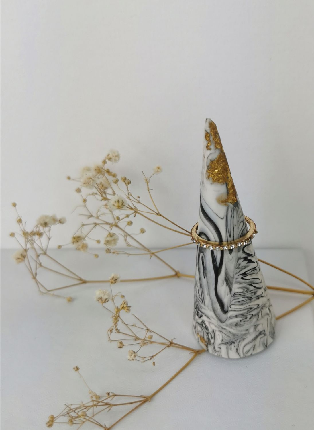 Cone-Shaped Ring Holder — Black Marble & Gold Leaf