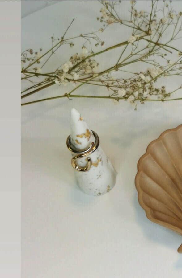 Cone-Shaped Ring Holder — Gold Leaf