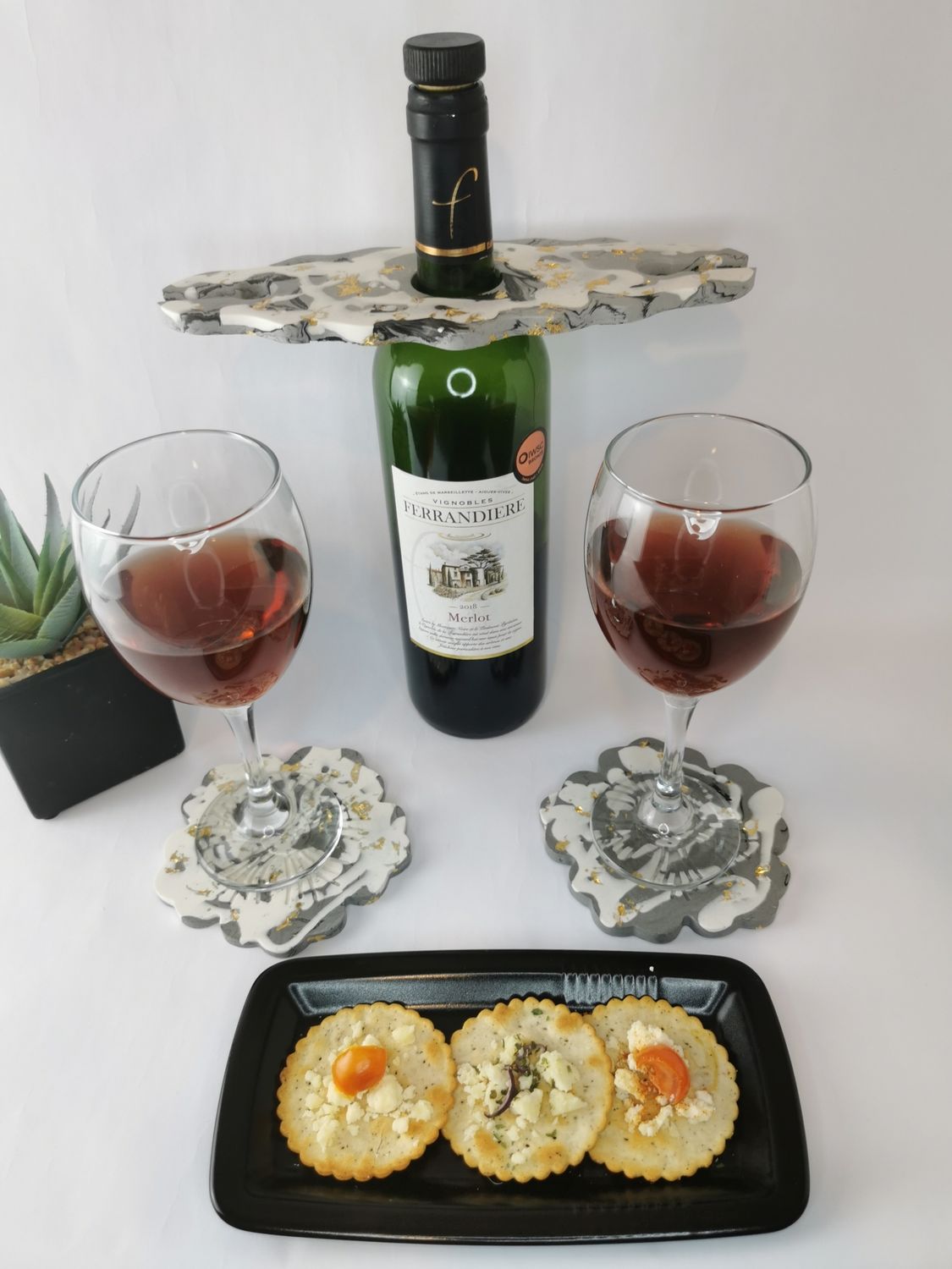 Wine Holder Set — Wine Holder & Flower Coasters ( Marble & Gold )